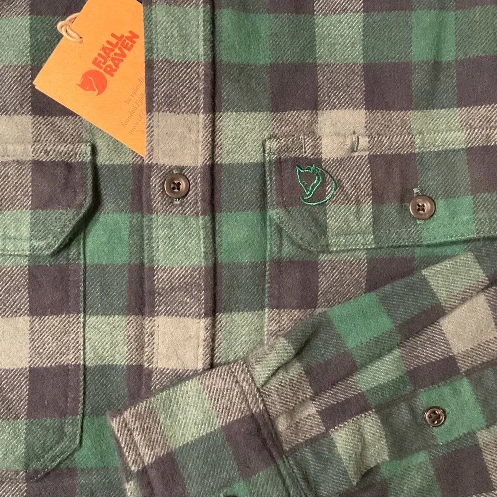 NWT Fjallraven Heavy Flannel Button Down Shirt Mens size Large Slim - Picture 3 of 9
